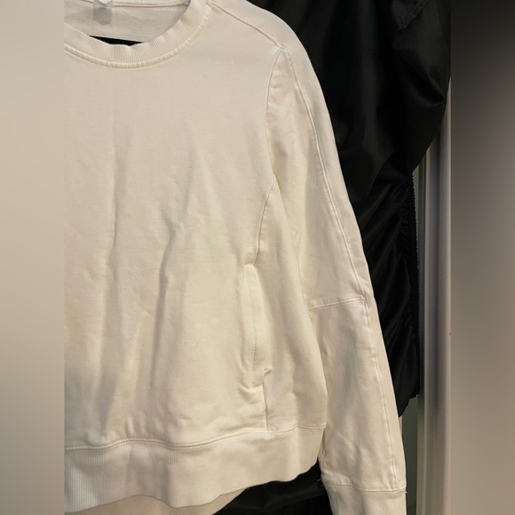 Kroger Sweatshirt with pockets - Picture 1 of 4